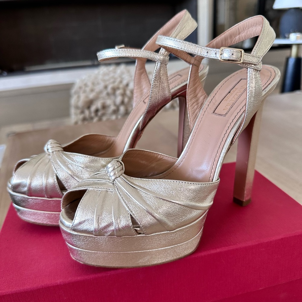 Aquazzura Atelier Plateau 130 Leather Platform Sandals